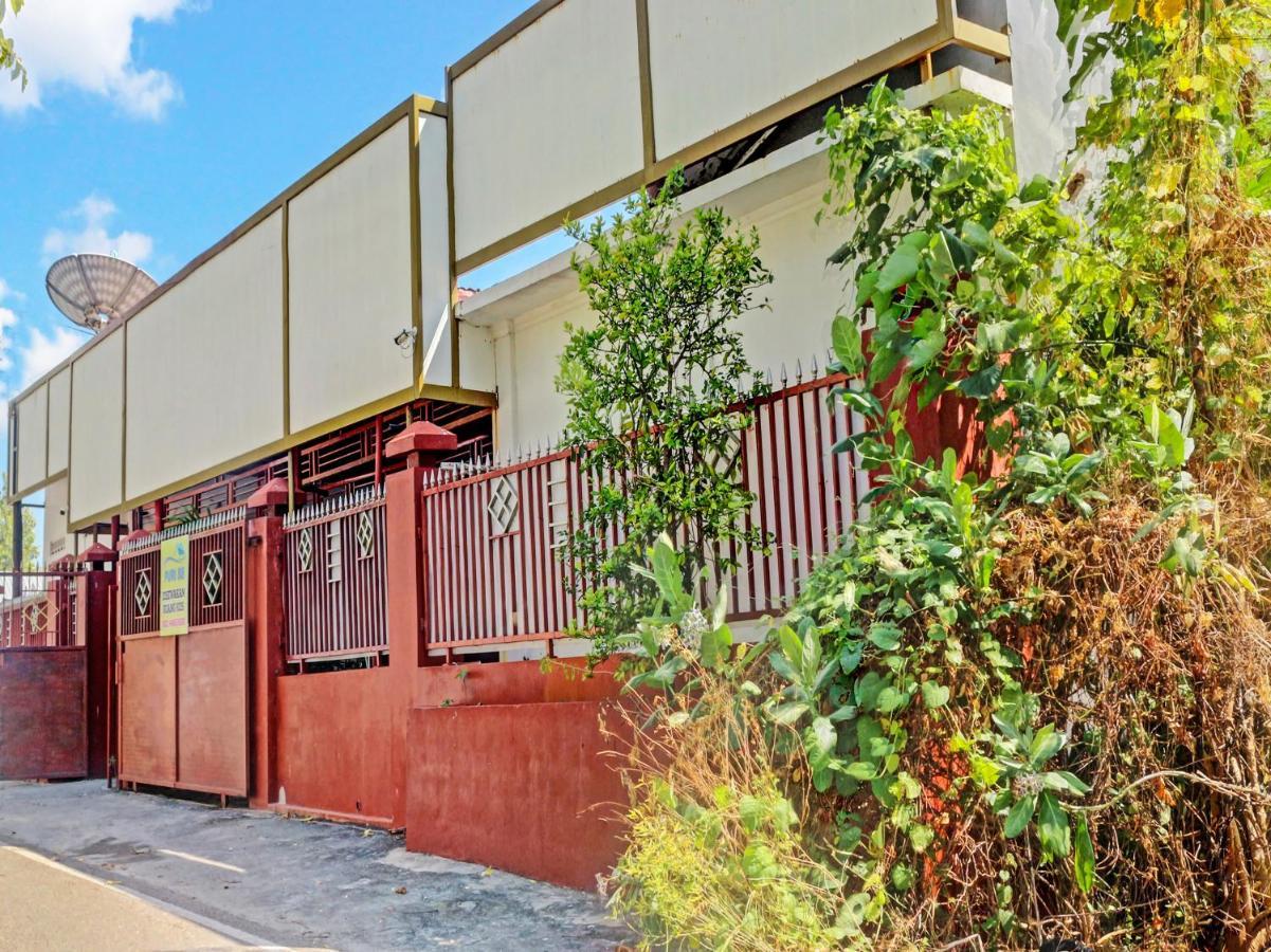 Oyo 91416 Puri 88 Homestay Kupang  Exterior foto